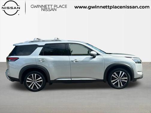 2024 Nissan Pathfinder Platinum FWD