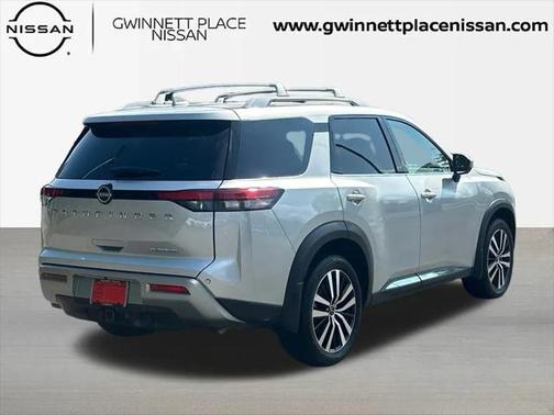 2024 Nissan Pathfinder Platinum FWD