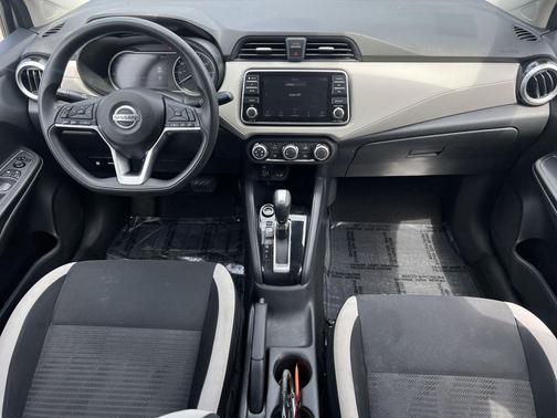 Brilliant Silver Metallic 2021 Nissan Versa 1.6 SV