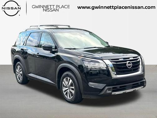 2023 Nissan Pathfinder SL 4WD