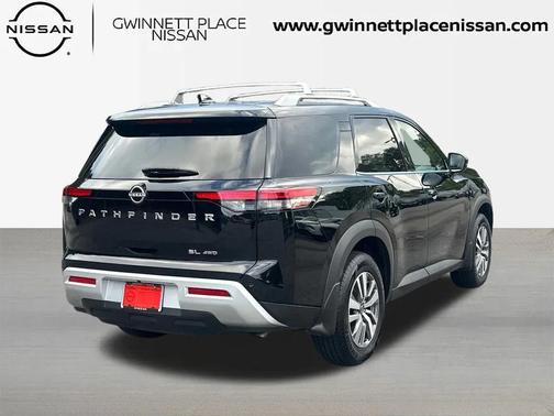 2023 Nissan Pathfinder SL 4WD