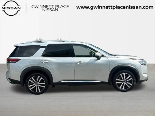 2024 Nissan Pathfinder Platinum FWD