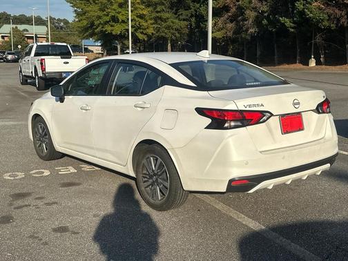 2023 Nissan Versa 1.6 SV