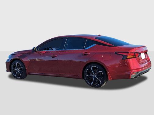 2025 Nissan Altima SR FWD