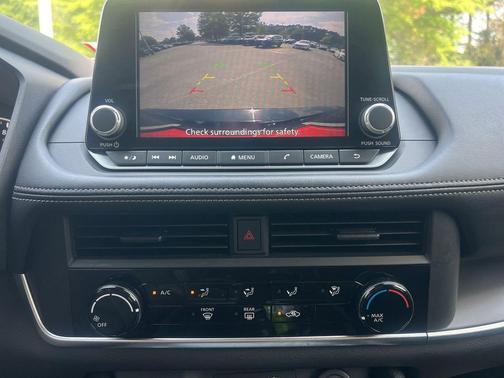 Super Black 2024 Nissan Rogue S