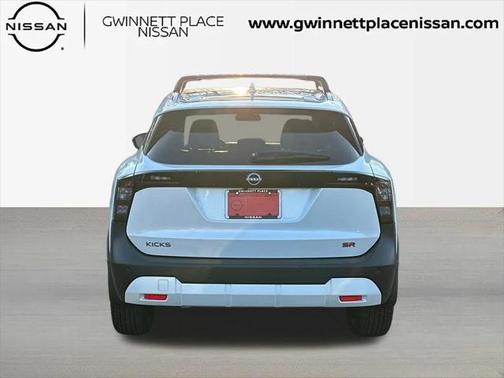 2025 Nissan Kicks SR