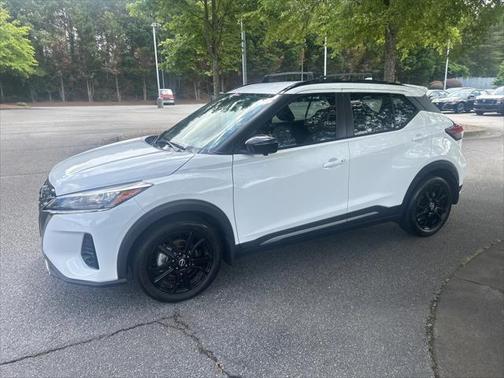 2023 Nissan Kicks SR