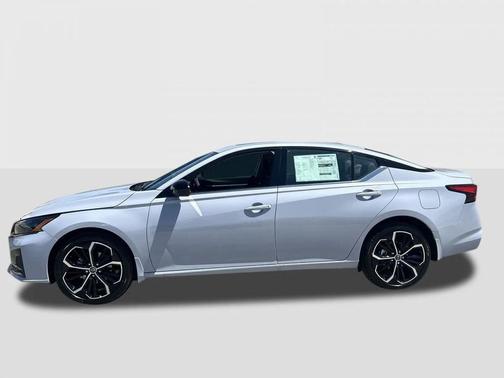 2025 Nissan Altima SR AWD