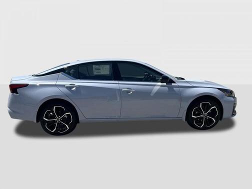 2025 Nissan Altima SR AWD