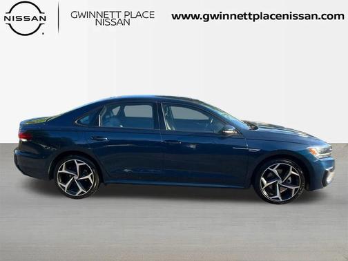 2022 Volkswagen Passat 2.0T R-Line