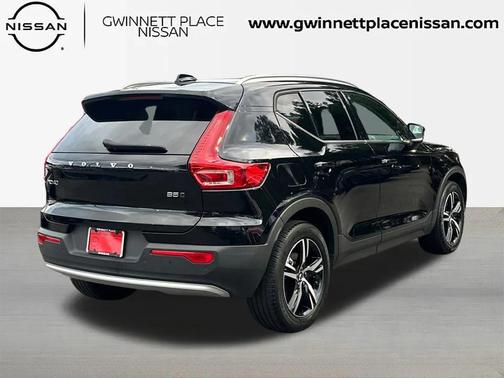 2023 Volvo XC40 B5 Plus Bright Theme