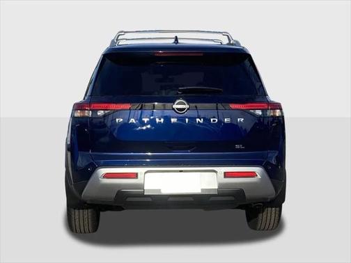 2025 Nissan Pathfinder SL FWD