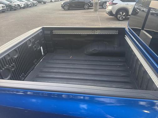 2024 Nissan Frontier SL