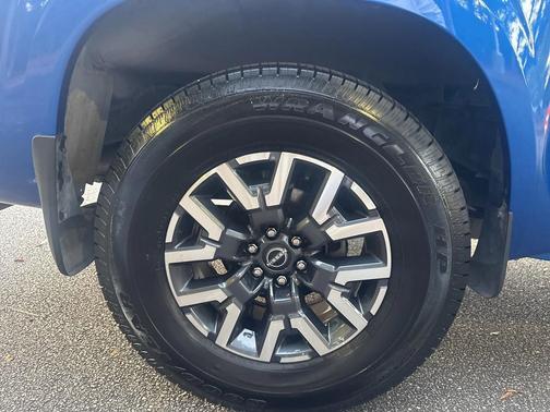 2024 Nissan Frontier SL