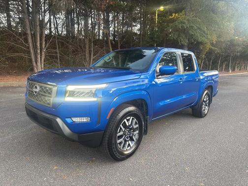 2024 Nissan Frontier SL