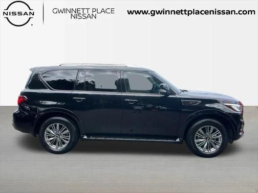 2022 INFINITI QX80 Luxe