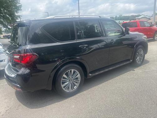 2022 INFINITI QX80 Luxe