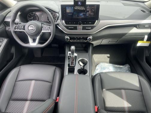 Super Black 2026 Nissan Altima SR FWD