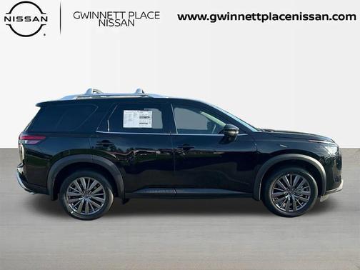 2025 Nissan Pathfinder SL 4WD