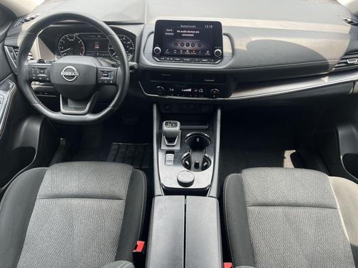 Super Black 2025 Nissan Rogue SV