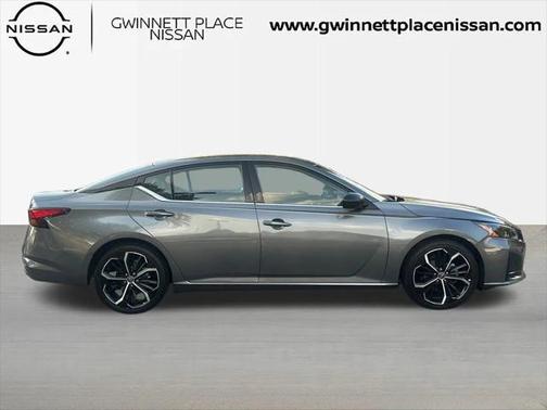 2023 Nissan Altima SR FWD