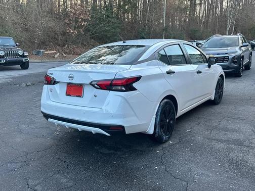 2024 Nissan Versa 1.6 S