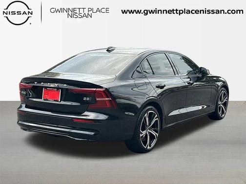 2024 Volvo S60 B5 Core Dark Theme