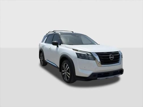 2025 Nissan Pathfinder Platinum FWD