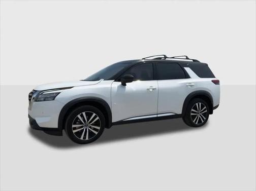 2025 Nissan Pathfinder Platinum FWD