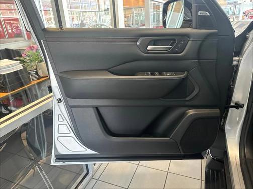 2025 Nissan Armada SL 4WD