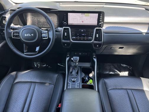 Glacial White Pearl 2023 Kia Sorento S