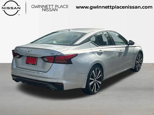 2022 Nissan Altima SR FWD