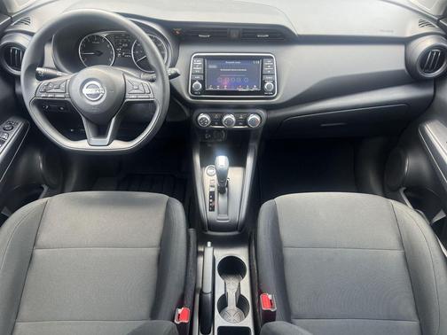 Gun Metallic 2025 Nissan Kicks S