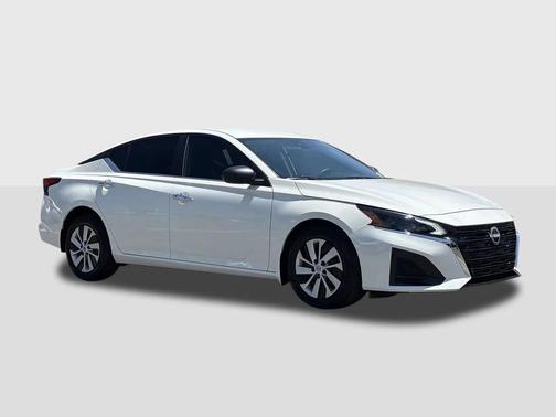 2025 Nissan Altima S FWD
