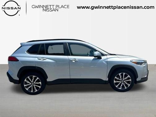 2024 Toyota Corolla Cross XLE