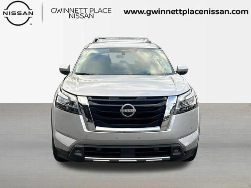 2023 Nissan Pathfinder SL 4WD