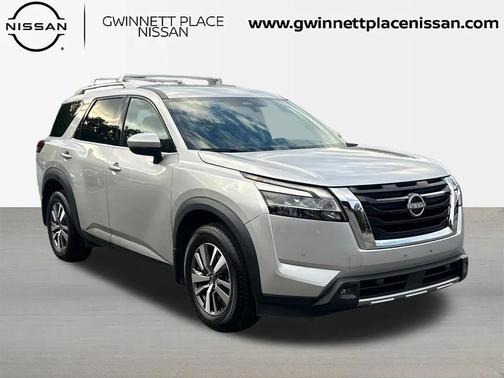 2023 Nissan Pathfinder SL 4WD