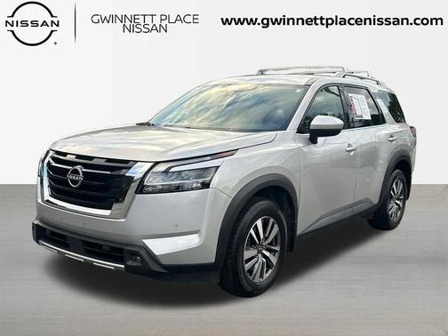 2023 Nissan Pathfinder SL 4WD