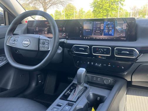 Atlantic Gray Metallic/Super Black 2026 Nissan Sentra SR