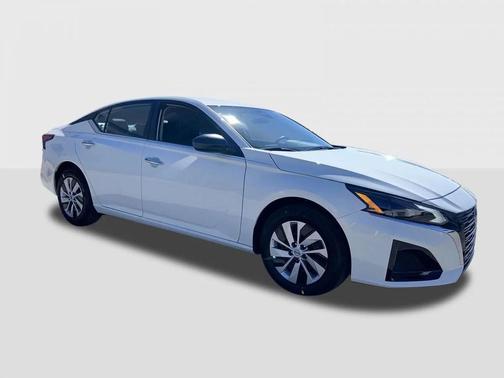 2025 Nissan Altima S FWD