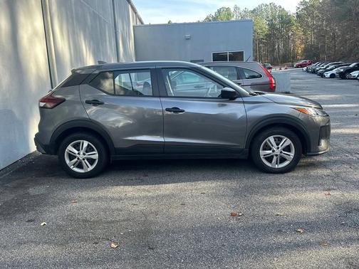 2024 Nissan Kicks S