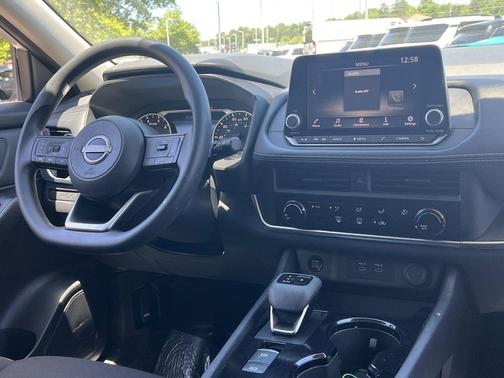 Brilliant Silver Metallic 2024 Nissan Rogue S