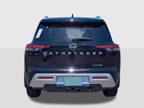 2025 Nissan Pathfinder Platinum FWD