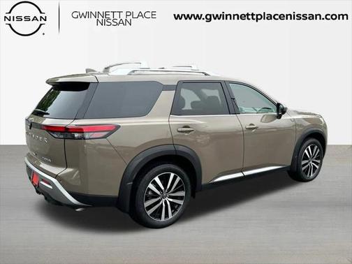 2024 Nissan Pathfinder Platinum FWD