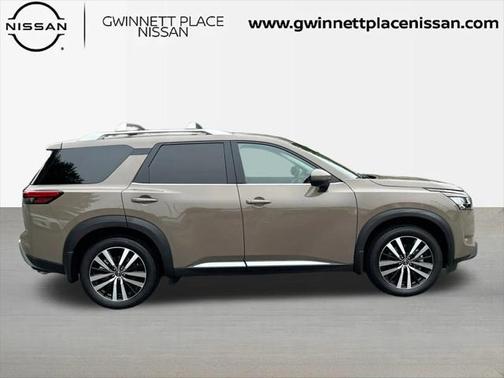 2024 Nissan Pathfinder Platinum FWD