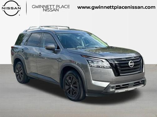 2023 Nissan Pathfinder SL 4WD