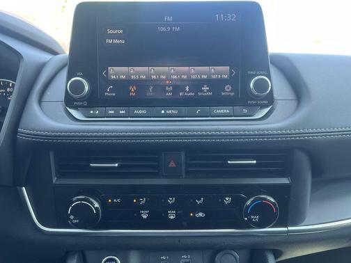 Glacier White 2023 Nissan Rogue S