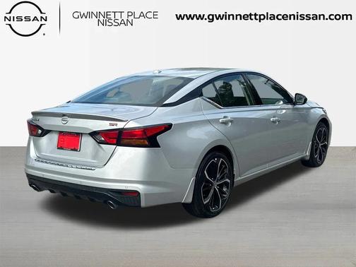 2023 Nissan Altima SR FWD