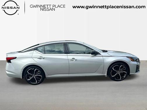 2023 Nissan Altima SR FWD