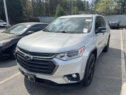 Silver Ice Metallic 2020 Chevrolet Traverse Premier